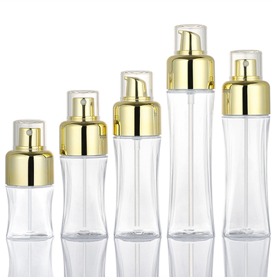 Soins de la peau fins de jet de brume empaquetant la lotion en plastique autour des bouteilles vides de la pompe 50ml