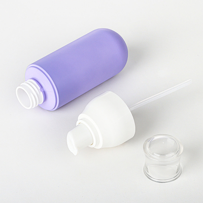Ensembles cosmétiques en plastique de bouteille et de pots d'emballage de jet de soin de cheveux pourpres faits sur commande vides