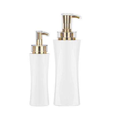 Bouteille en plastique vide faite sur commande de lotion de lavage de corps de shampooing avec le pulvérisateur de pompe