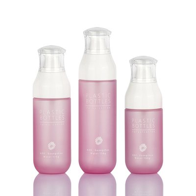 L'emballage cosmétique rose de luxe de soin de la peau place les bouteilles 138ml de lotion de crème pour le visage