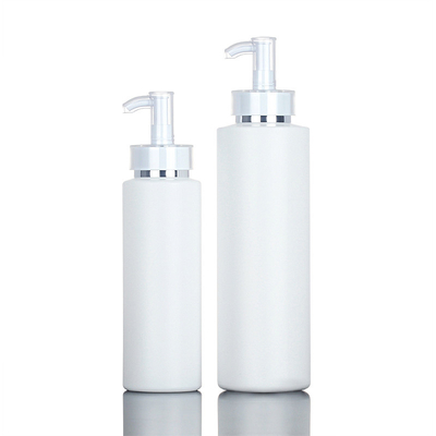 bouteille cosmétique de lotion de rond blanc du PE 300ml de 143mm pour l'emballage de gel de douche