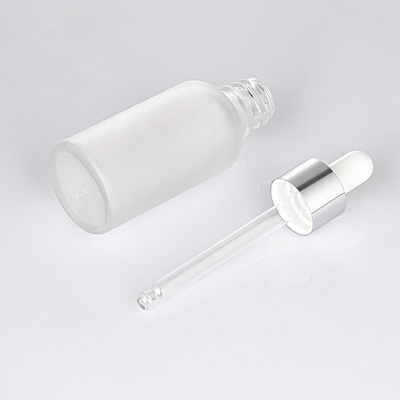 Le compte-gouttes de Matte White Glass Essential Oil met 30ml en bouteille avec le chapeau argenté