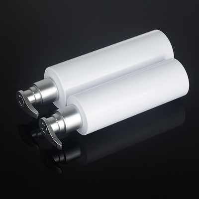 Bouteille en plastique d'emballage de soins de la peau de pompe de shampooing de douche d'ANIMAL FAMILIER du gel 200ml 500ml de conditionneur supérieur argenté rond blanc de sérum