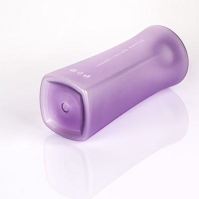 Le shampooing transparent en plastique vide d'animal familier en gros de 350ml 500ml met le conteneur en bouteille cosmétique de luxe de lotion de pompe d'or