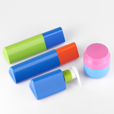 Ensembles cosmétiques d'emballage de couvercle à visser, conteneurs cosmétiques en plastique de 150ml 200ml