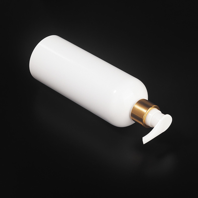 Bouteille cosmétique de lotion d'OEM, bouteille réutilisable de pompe d'or pour la crème épaisse